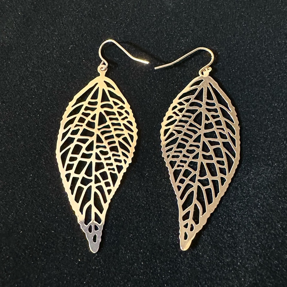 New! Leaf earrings - Picture 4 of 5